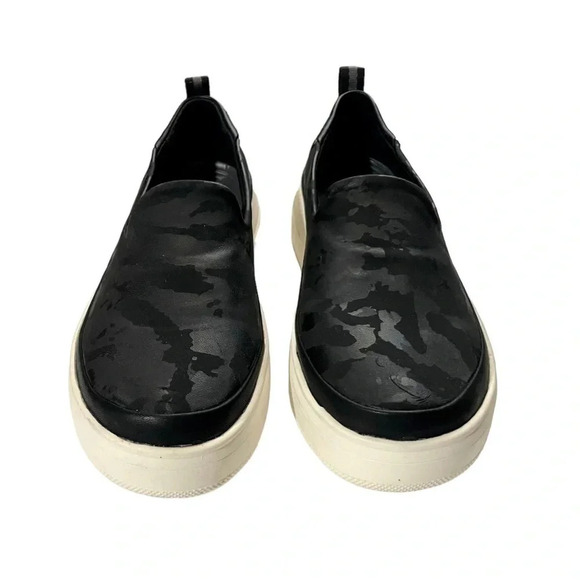 NWT BareTraps Nevin Camo Slip-On Sneakers - Picture 5 of 8